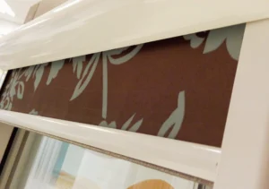 Roleta materiałowa w kasecie, przyklejana, Katowice